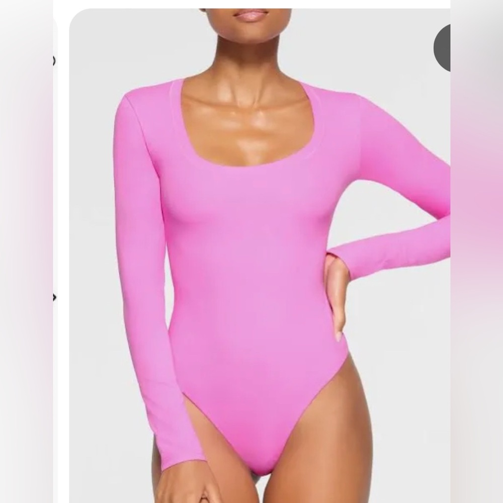 SKIMS Fits Everybody scoop neck bodysuit in NEON ORCHID